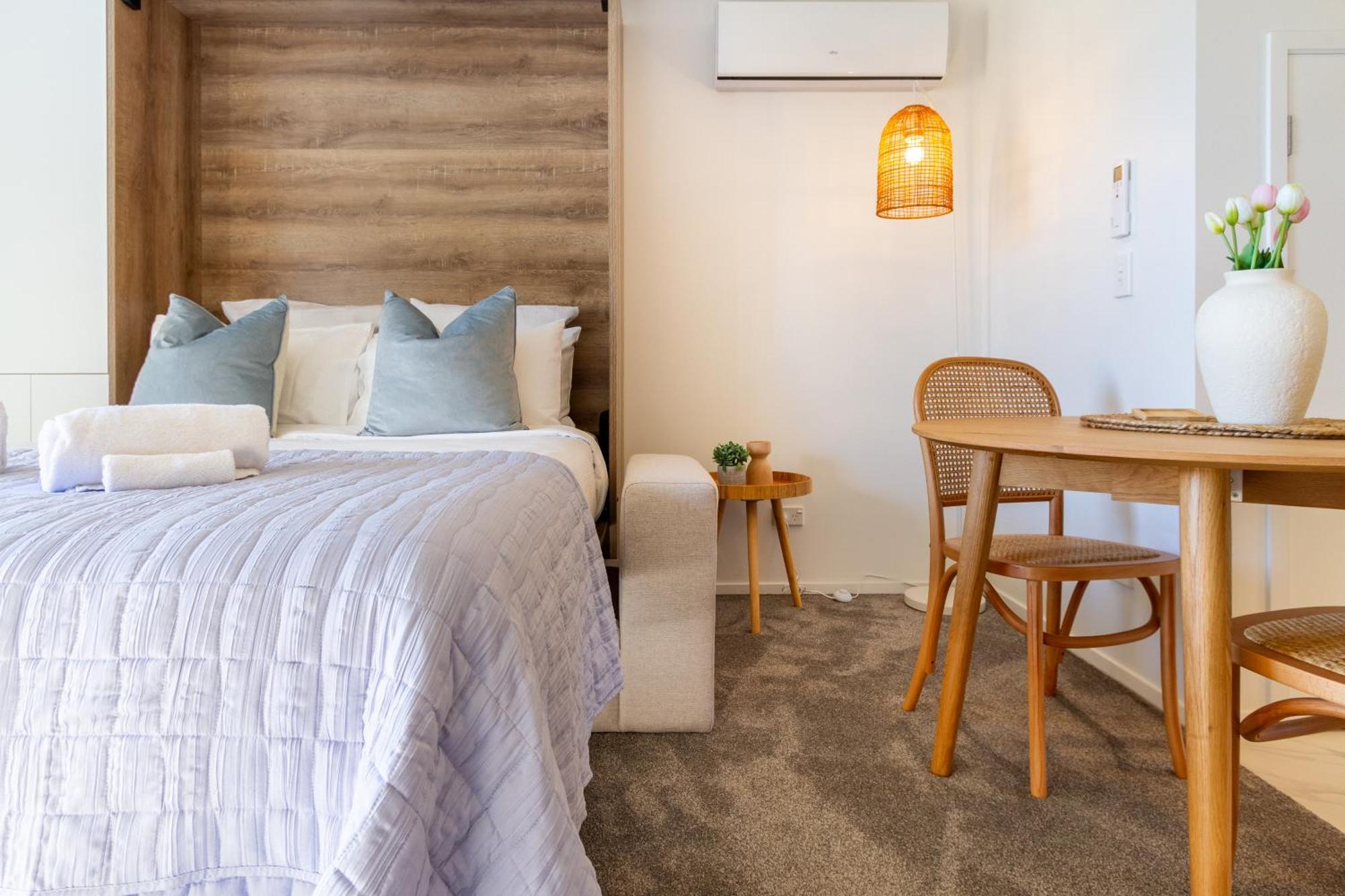 Downtown Delight: Studio At 8 Wilmer With Backyard Christchurch Exterior foto